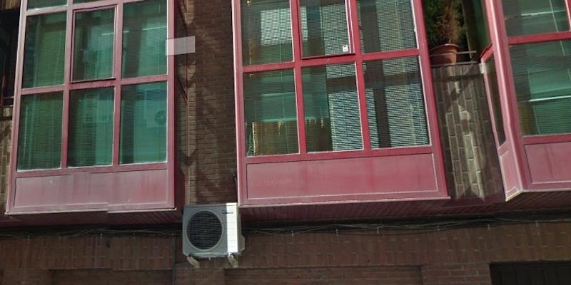 Monse&ntilde;or Jos&eacute; Cobo se re&uacute;ne con los sacerdotes del arciprestazgo de Usera en la casa de las Dominicas de Nazaret