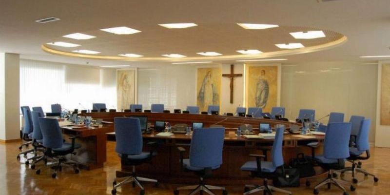 El cardenal Osoro participa en la reuni&oacute;n de la Comisi&oacute;n Permanente de la CEE