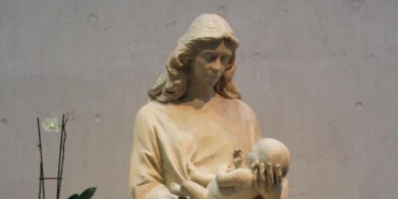 Sant&iacute;sima Trinidad y Nuestra Se&ntilde;ora del Enebral de Collado Villalba despiden mayo con un acto de veneraci&oacute;n a la Virgen