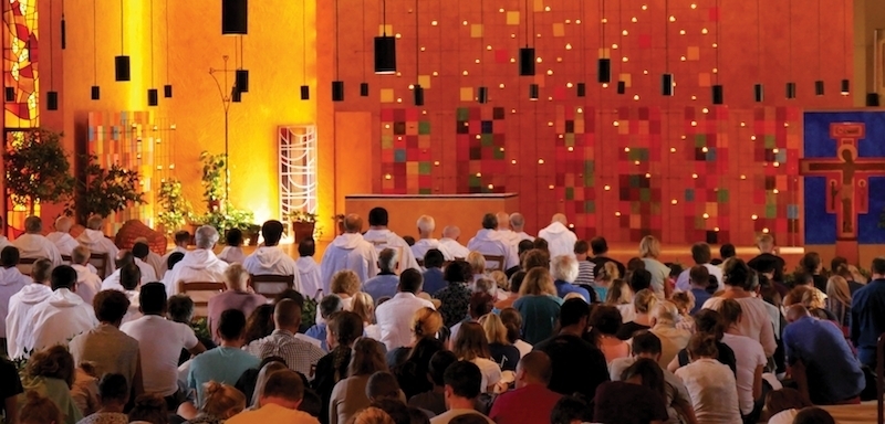 La Comunidad de Taiz&eacute; presenta el Encuentro Europeo de j&oacute;venes en la Facultad de Derecho de la Complutense