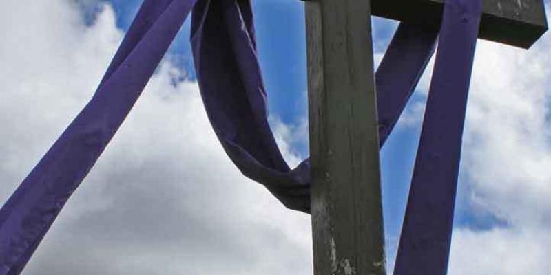 Monse&ntilde;or Jes&uacute;s Vidal interviene en 'Hoy es Viernes Santo' en la 2 de TVE