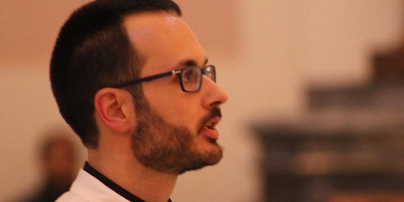 Monse&ntilde;or Jos&eacute; Cobo ordena presb&iacute;tero al jesuita Sergio Gadea Caballero