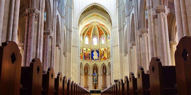 La catedral de la Almudena acoge la ceremonia de Confirmación de alumnos del Colegio Británico