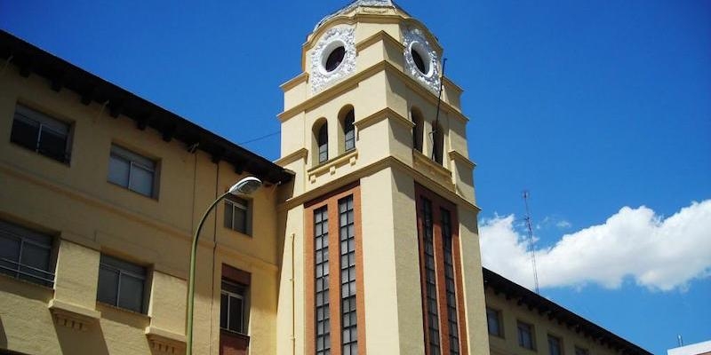 El vicario episcopal de la VII imparte el sacramento de la Confirmación en el colegio Nuestra Señora del Buen Consejo