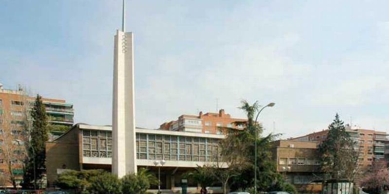 San Juan Evangelista inaugura el curso pastoral con una Misa solemne en su fiesta parroquial