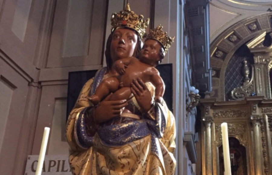 La parroquia Santa María Micaela recibe la imagen peregrina de la Virgen de la Almudena