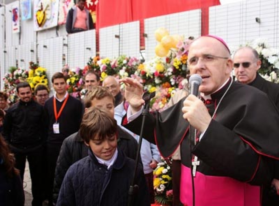 Ofrenda de los niños de Madrid a la Virgen