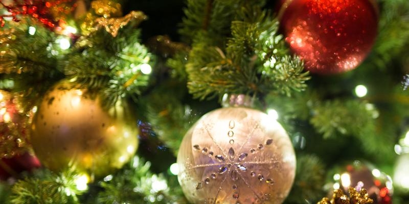 Sagrada Familia organiza un festival benéfico de Navidad