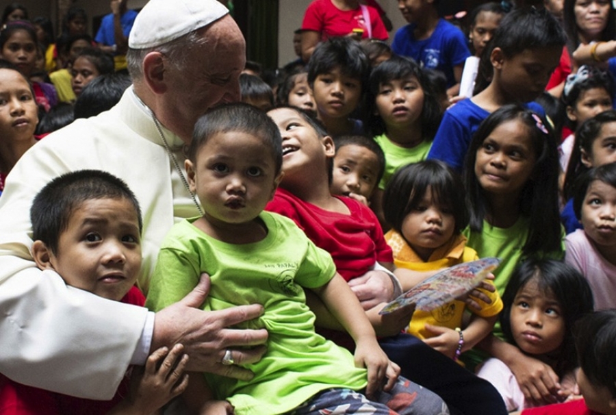 Un libro recoge las cartas del Papa a niños de todo el mundo