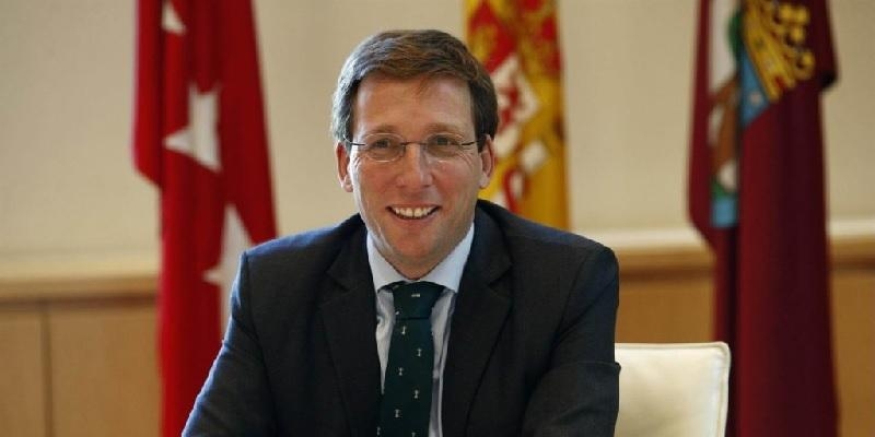 Jos&eacute; Luis Mart&iacute;nez Almeida participa en un coloquio virtual sobre la crisis del COVID-19