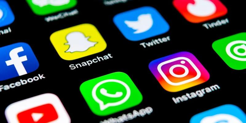 Asunci&oacute;n de Nuestra Se&ntilde;ora de Torrelodones convoca una mesa redonda sobre redes sociales y juventud