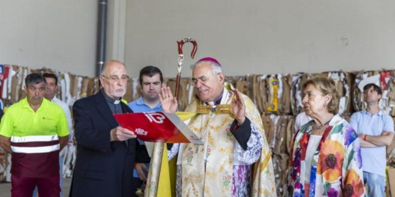 C&aacute;ritas C&oacute;rdoba inaugura una nave para el tratamiento de 930 toneladas de cart&oacute;n y ropa al mes