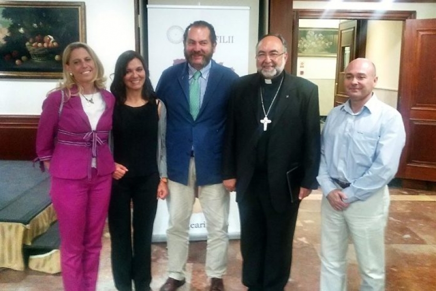 &laquo;Mar&iacute;a es el m&eacute;todo de Dios&raquo; afirm&oacute; monse&ntilde;or Sanz Montes en la entrega de los Premios Cari Filii