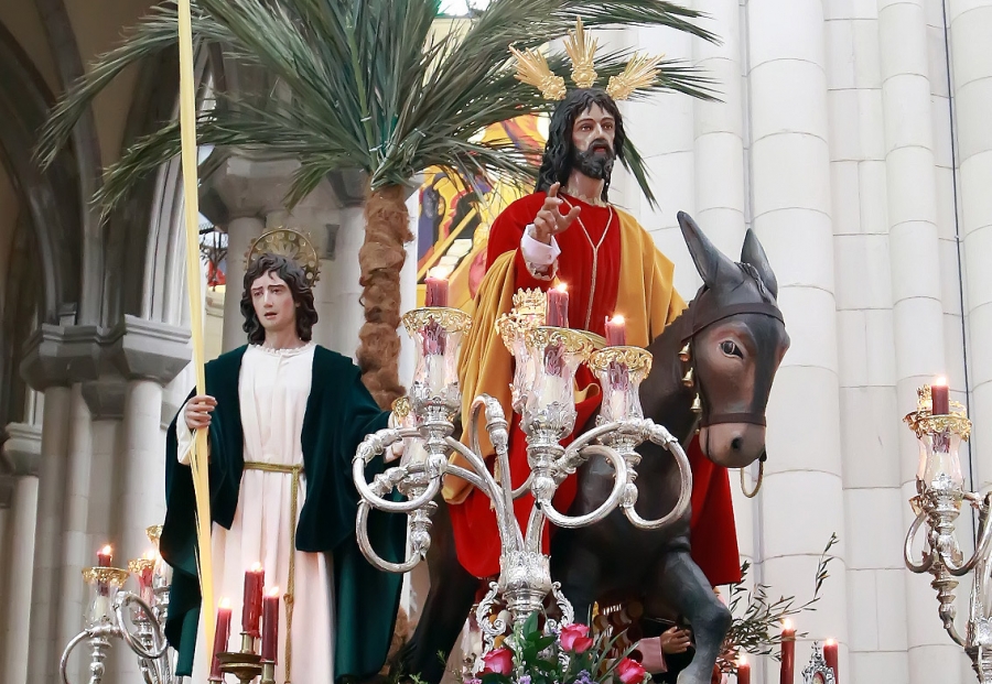 La Real Esclavitud de la Almudena acompaña como invitada a las procesiones madrileñas
