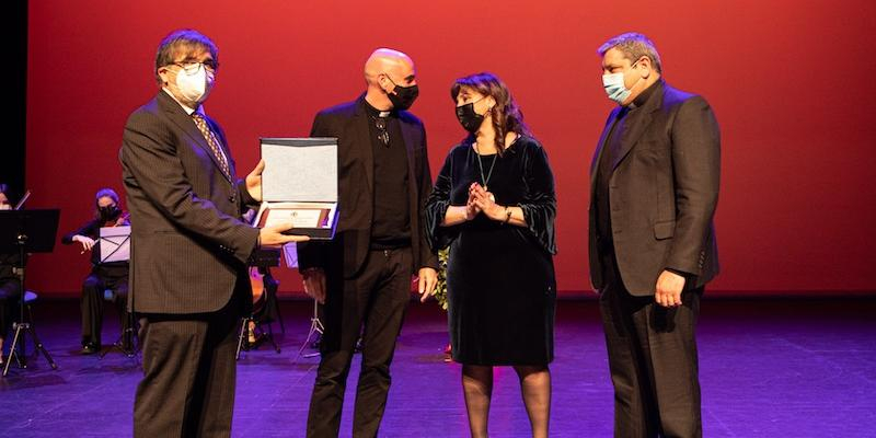 Pozuelo reconoce la labor de C&aacute;ritas y las parroquias en la pandemia