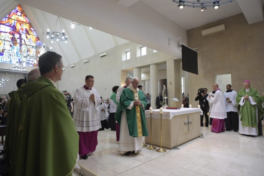 El Santo Padre asegura que tras la persecuci&oacute;n en Azerbaiy&aacute;n la fe &laquo;ha realizado maravillas&raquo;