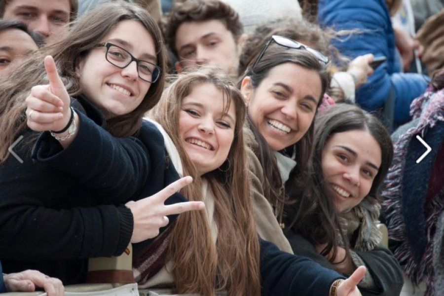 El Papa saluda a los estudiantes del UNIV 2017