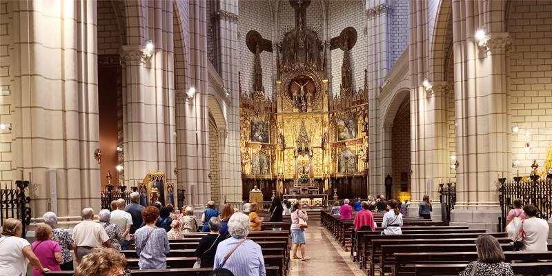 Alberto Andrés, párroco de Santa Cruz: «Esta parroquia es lo que es por las devociones populares y por las cofradías»
