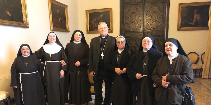 Las responsables de la federaci&oacute;n de Clarisas Capuchinas de Espa&ntilde;a visitan al obispo de Cartagena