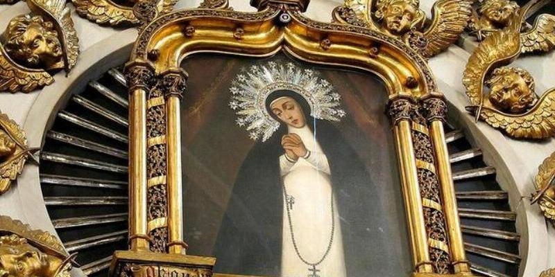 La congregación de San Isidro celebra el fin de año ante la Virgen de la Paloma