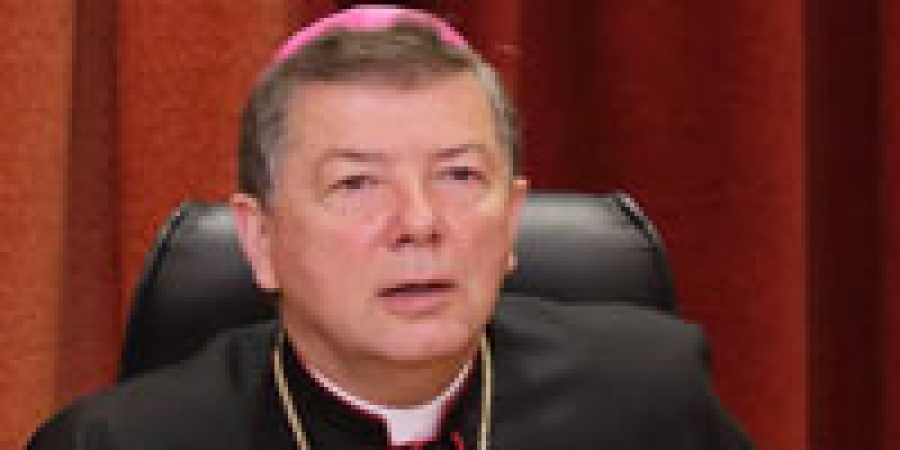 Monseñor Juan Antonio Martínez Camino en los sábados de formación en la fe organizados por Pastoral Universitaria