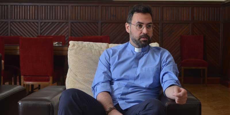 Felipe Rodrigues, futuro sacerdote ayudado por una amiga atea: &laquo;Si crees en Dios, sigue creyendo en Dios&raquo;