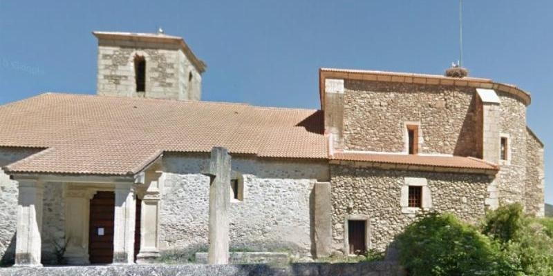 Alameda del Valle celebra la fiesta de la Candelaria con una procesi&oacute;n de antorchas