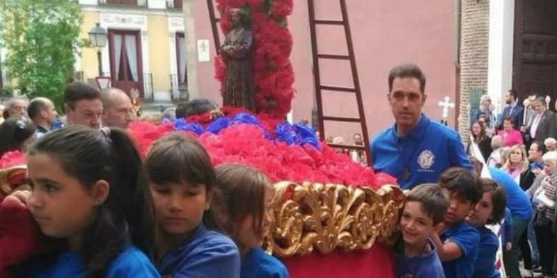 La Cruz de mayo de la hermandad de Jes&uacute;s el Pobre recorrer&aacute; las calles cercanas a San Pedro el Viejo