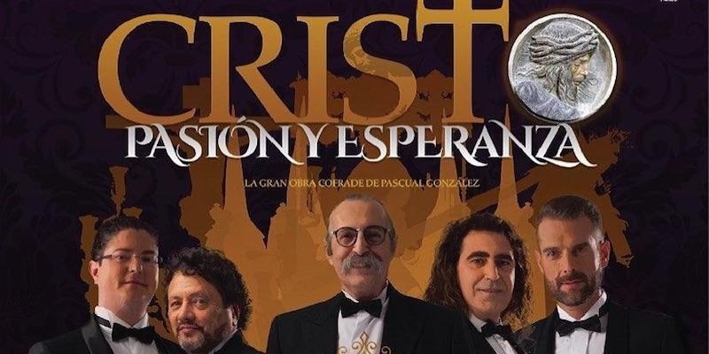 Pascual Gonz&aacute;lez y Cantores de H&iacute;spalis suspenden el concierto con la historia de Cristo como nunca antes la ha cantado