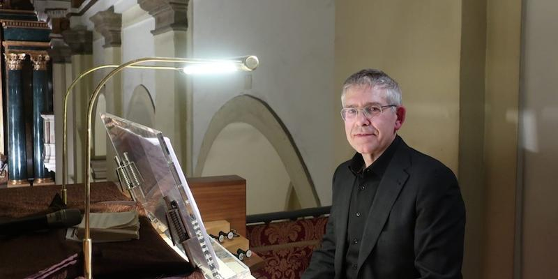 Felipe López Pérez, organista de San Ginés: «La música sacra permite que la gente se encuentre más cerca del Misterio»