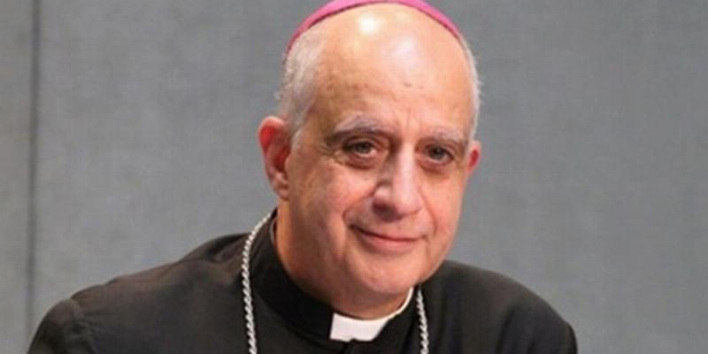 Monseñor Rino Fisichella imparte una conferencia en Nuestra Señora del Espino
