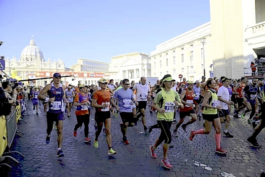 La 'Carrera de los Santos' se realiz&oacute; en Roma para ayudar a Bangui