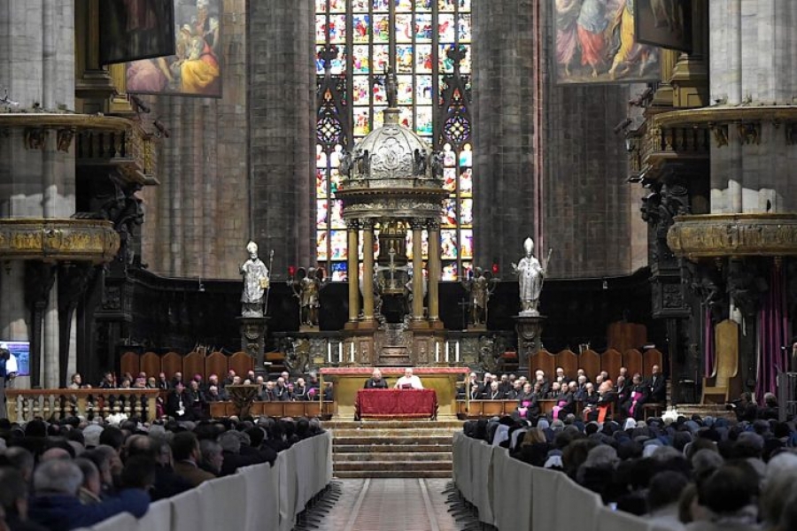 El Pont&iacute;fice en el Duomo de Mil&aacute;n: 'Es m&aacute;s importante iniciar procesos que ocupar espacios'