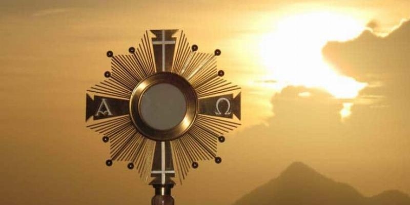 Sant&iacute;simo Cristo de la Victoria despide el a&ntilde;o con una vigilia de oraci&oacute;n organizada por la Adoraci&oacute;n Nocturna