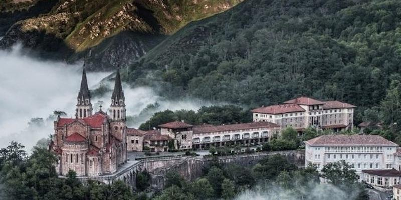 San Miguel Arcángel de Las Rozas anima a los jóvenes a peregrinar hasta el santuario de Covadonga