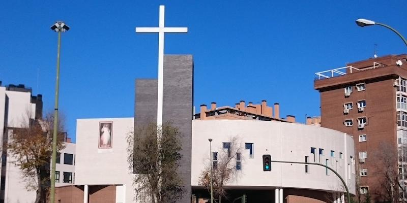 Juan Pedro Guti&eacute;rrez preside una Eucarist&iacute;a con sacramento de la Confirmaci&oacute;n en Santos Inocentes