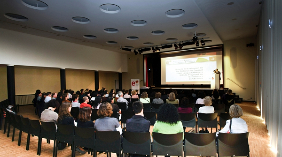 La UESD ofrece la posibilidad de participar en un M&aacute;ster en formaci&oacute;n del profesorado en la Universidad Cat&oacute;lica de &Aacute;vila