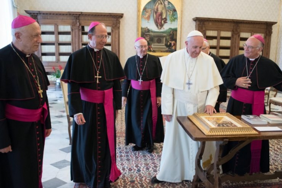 El Papa a los obispos de Albania: dar testimonio como lo hicieron los m&aacute;rtires