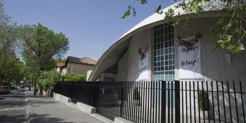 J&oacute;venes del colegio Pureza de Mar&iacute;a reciben el sacramento de la Confirmaci&oacute;n en Santa Catalina de Siena