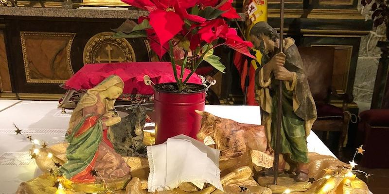 Navalagamella recupera la procesi&oacute;n del Ni&ntilde;o acompa&ntilde;ado por bailarines en la festividad de Santa Mar&iacute;a Madre de Dios