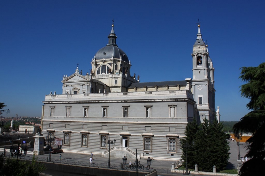 Encuentro del arzobispo con las v&iacute;rgenes consagradas
