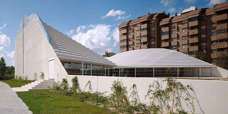 Santa Teresa de Jesús, la parroquia de Tres Cantos inspirada en &#039;Las Moradas&#039;, celebra sus fiestas recordando a la santa que fue un soplo de aire fresco en la Iglesia