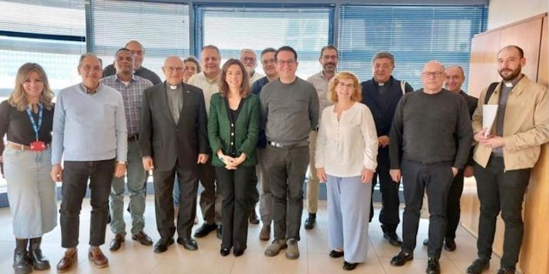 La nueva concejala presidenta de Tetu&aacute;n se re&uacute;ne con los p&aacute;rrocos del distrito