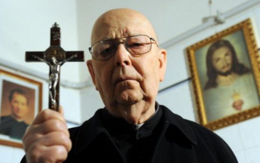 &Uacute;ltimo adi&oacute;s a exorcista Amorth: Acompa&ntilde;aba con caridad a atormentados por el maligno