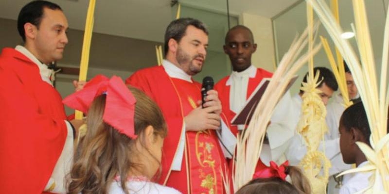 El padre Enrique González Torres imparte una tanda de ejercicios espirituales en San Aurelio