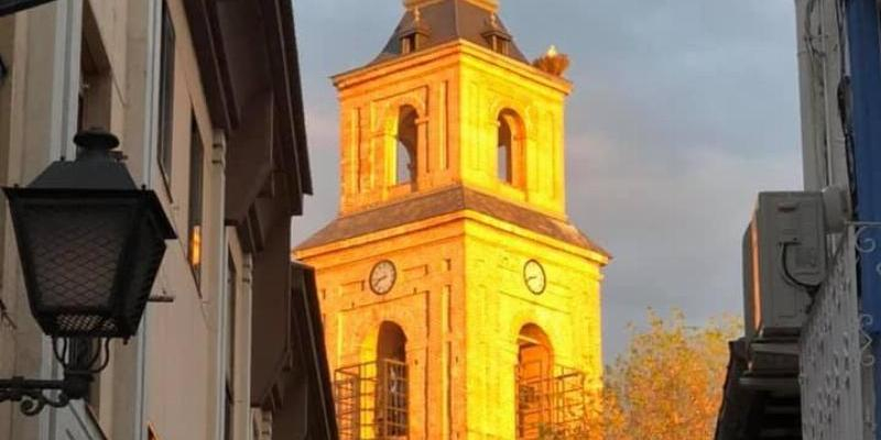 &Aacute;ngel L&oacute;pez Blanco presenta al nuevo p&aacute;rroco de Santa Mar&iacute;a la Antigua, de Vic&aacute;lvaro