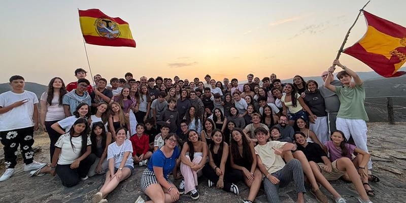 El campamento de la Vicar&iacute;a VI celebra su sexta edici&oacute;n caminando juntos: cinco parroquias se unen para vivir &laquo;lo l&uacute;dico, lo deportivo y la oraci&oacute;n&raquo;