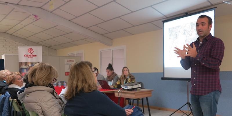 Cáritas Española visita los proyectos de Cáritas Diocesana de Madrid en Cañada Real