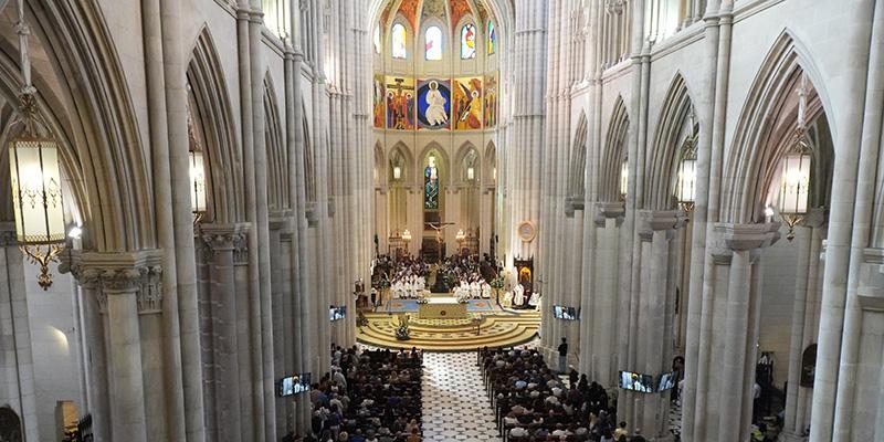 La catedral de la Almudena cumple 33 a&ntilde;os: un templo vivo que sigue vivo