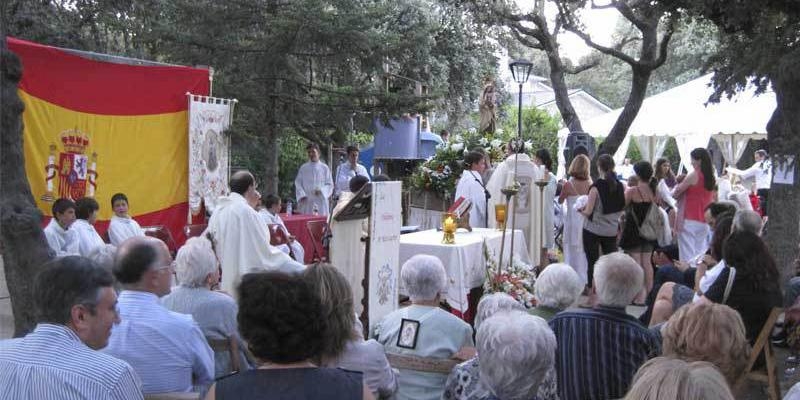 La iglesia del Carmen acoge los actos litúrgicos en honor a la patrona de la Colonia de Torrelodones